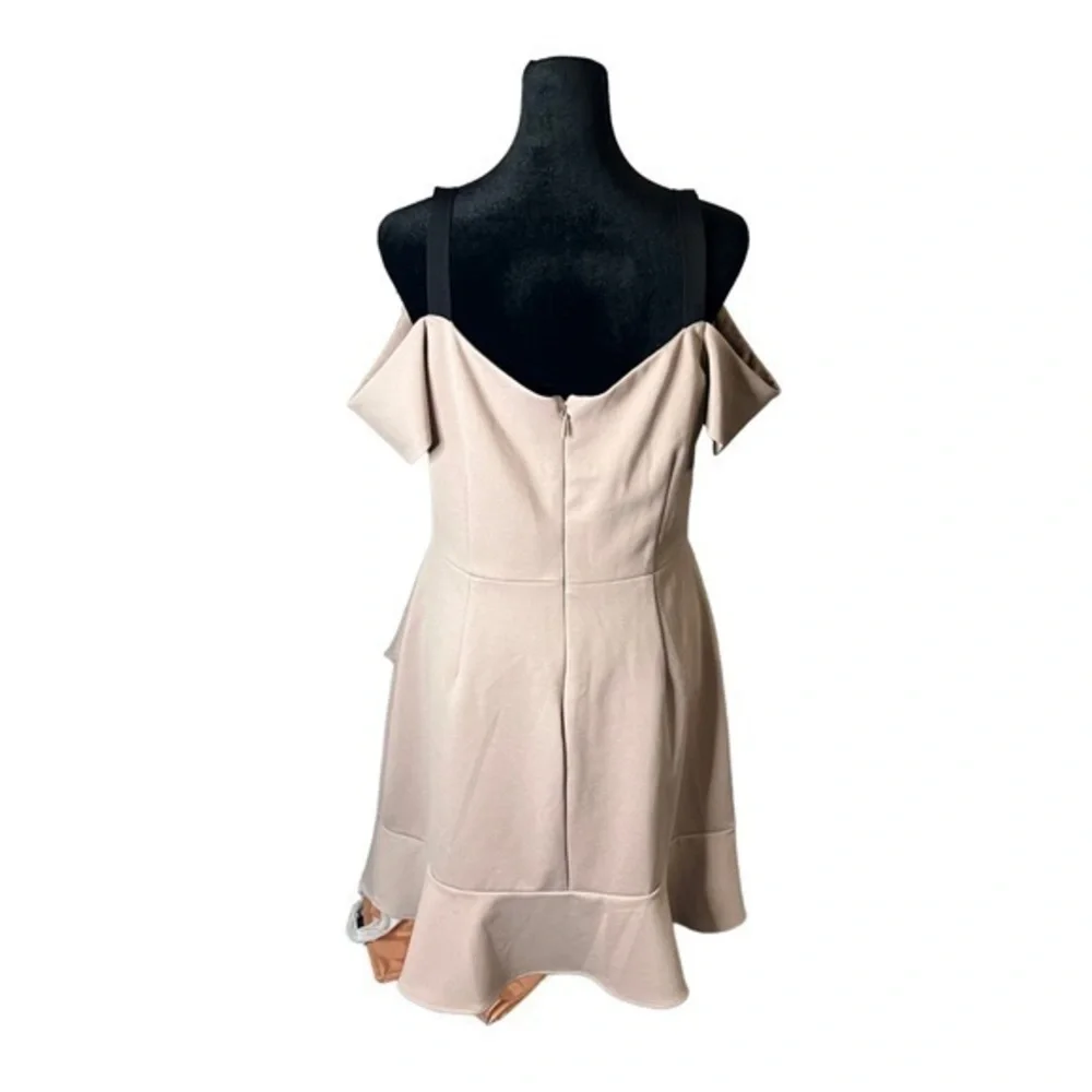 Adelyn Rae Women's‎ Ruffle Shoulder Tan Sheath Dress Size Large - Picture 5 of 11